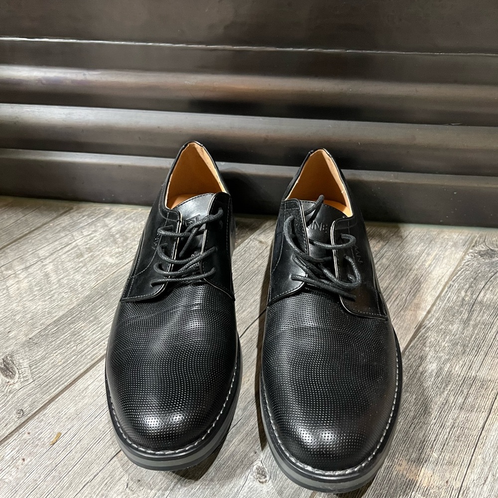 Men’s Nine West dress shoe